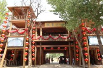 河南开封万岁山武侠城520领证火了！送年卡+结婚写真，名额已满