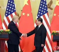 时隔八年再访华：特朗普为何从强硬施压，转向主动谈生意？