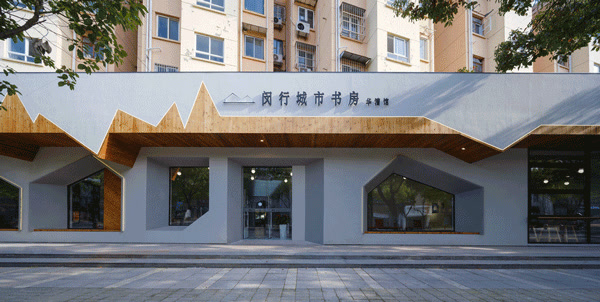 资本为什么拿不下胖东来？于东来有两个强大后盾